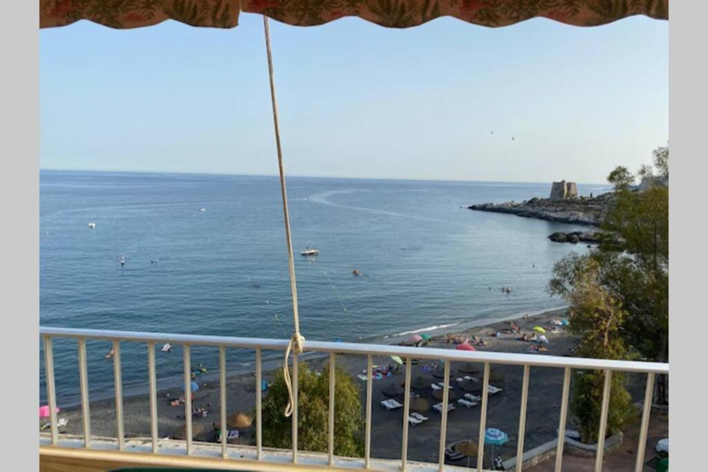 Magnifico Apartamento Con Vistas Al Mar, 1ª Linea Альмуньекар Экстерьер фото
